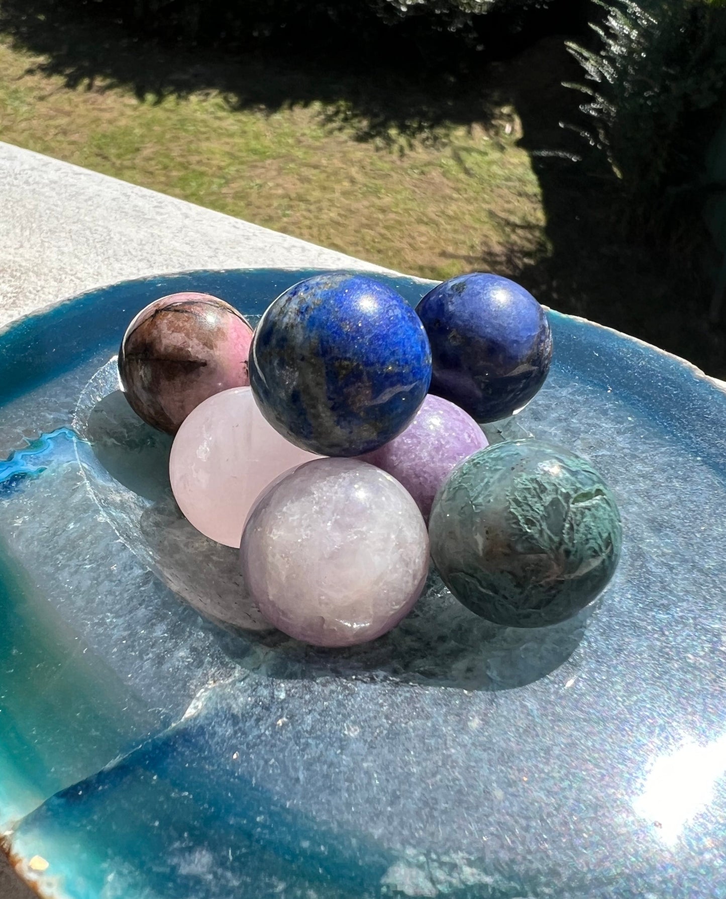 SMALL SPHERES MIXED LOT