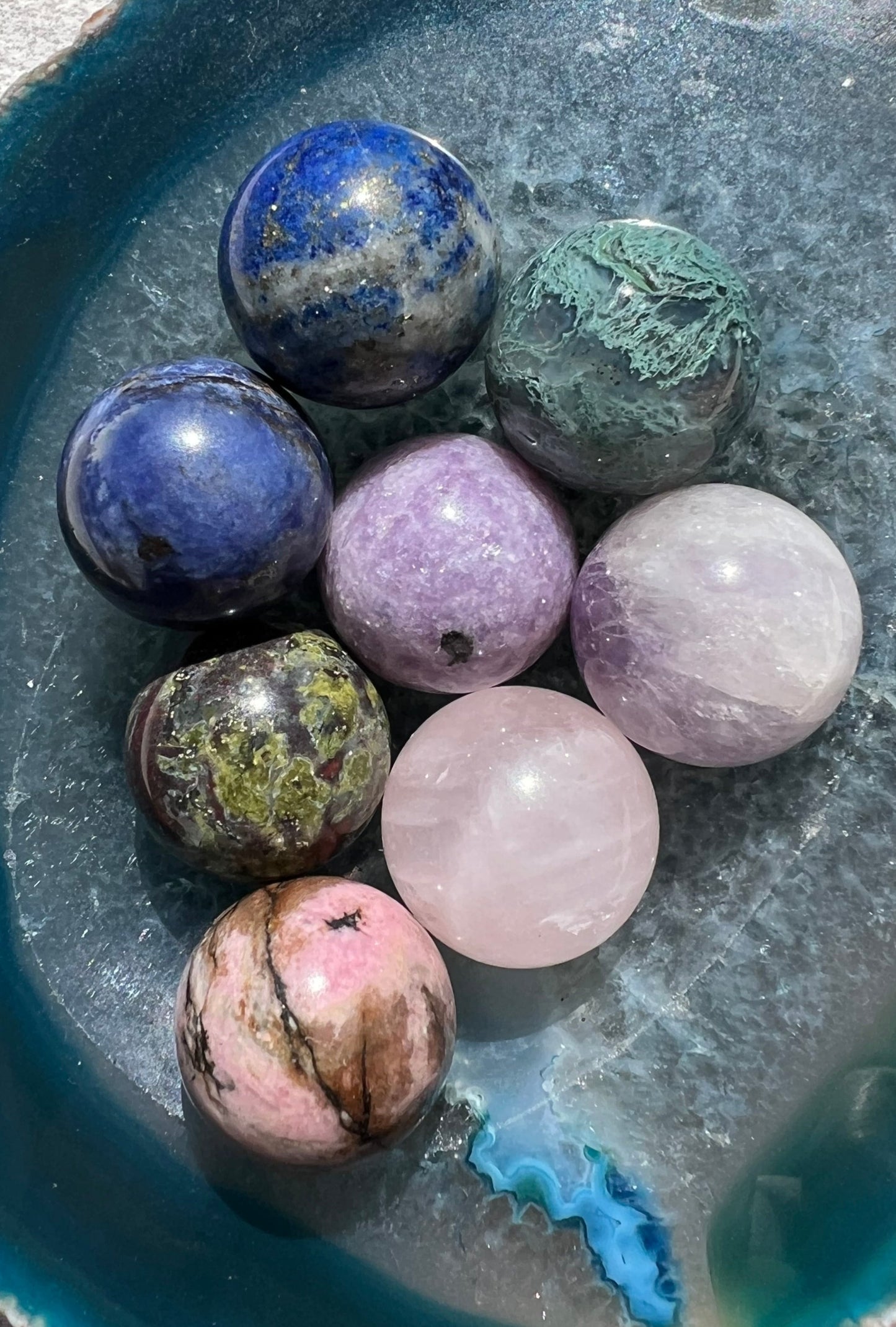 SMALL SPHERES MIXED LOT